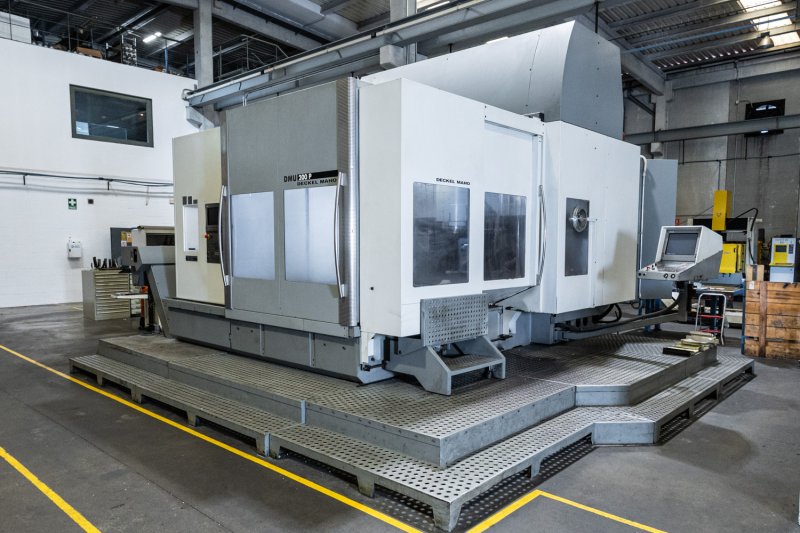 DECKEL MAHO DMU 200 P  2001