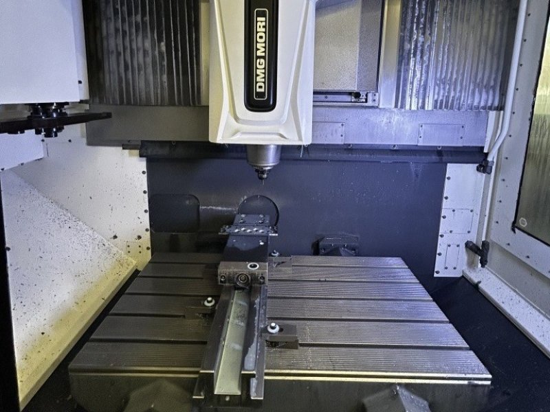 DMG MORI DMC 850 V  2015