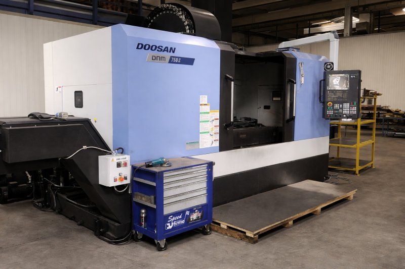 DOOSAN DNM 750 II 